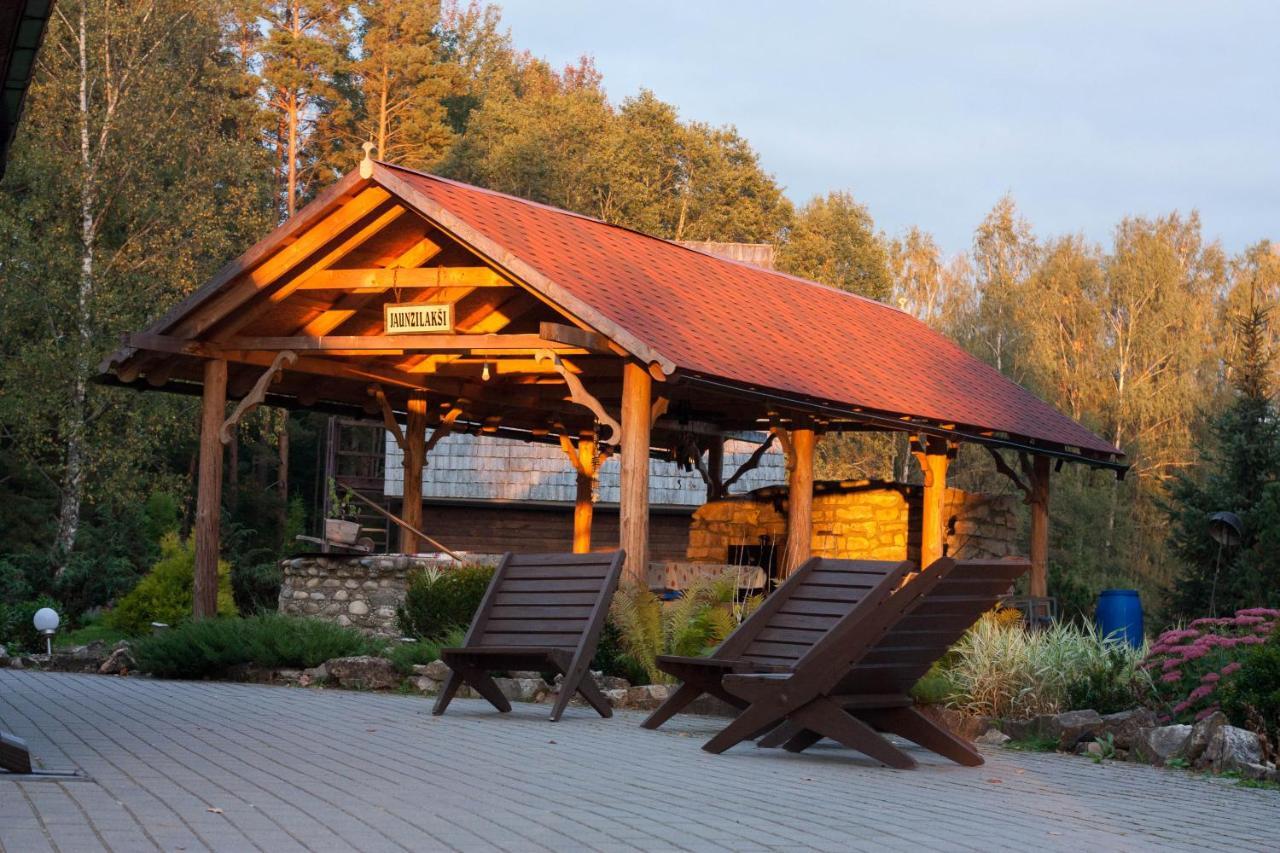 Hotel Viesu Nams Jaunzilaksi Viresi Exterior foto